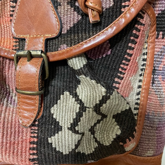 Vintage 90s Unisex Boho Artisan Cotton Woven Aztec Dhurrie and Leather Backpack - Picture 5 of 16